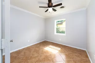 2710 Anderson St, Irving, TX 75062 - Photo 11