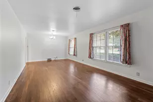 810 Linwood Dr, Denton, TX 76209 - Photo 3