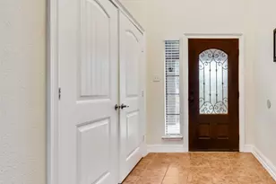 2864 Westover Dr, Grand Prairie, TX 75052 - Photo 3