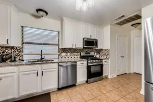 2864 Westover Dr, Grand Prairie, TX 75052 - Photo 7