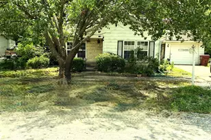 815/811/817 W 12th St, Bonham, TX 75418 - Photo 3