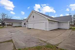 715 E 5th St, Ferris, TX 75125 - Photo 31