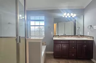 1424 Biltmore Ln, Irving, TX 75063 - Photo 19