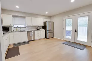 54 Legend Rd, Benbrook, TX 76132 - Photo 9