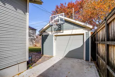 2222 W Magnolia Avenue, Fort Worth, TX 76110 - Photo 23