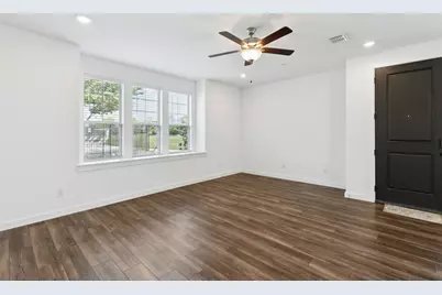 2700 Parkview Court, Lewisville, TX 75067 - Photo 5