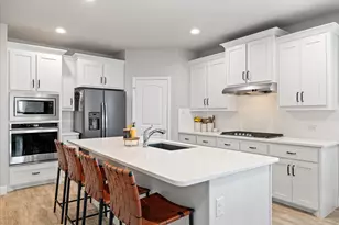 405 Rosie Ct, Argyle, TX 76226 - Photo 5