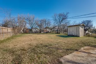 1109 Roosevelt St, Arlington, TX 76011 - Photo 11