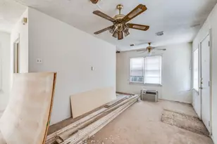 1109 Roosevelt St, Arlington, TX 76011 - Photo 3