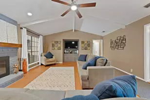 1406 Shadybrook Dr, DeSoto, TX 75115 - Photo 3