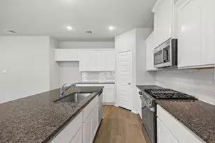 3204 Royal Frst Dr, Denton, TX 76208 - Photo 9