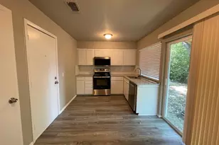 1517 Vanderbilt Dr, Arlington, TX 76014 - Photo 3