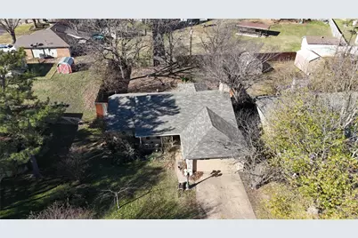 1605 Woodside Lane E, Cleburne, TX 76033 - Photo 3