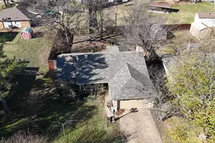 1605 Woodside Ln E, Cleburne, TX 76033 - Photo 3