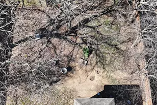 1605 Woodside Ln E, Cleburne, TX 76033 - Photo 5