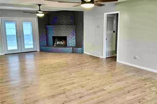 1106 Gifford Dr, Granbury, TX 76048 - Photo 3