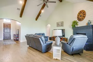 239 Harvard Ln, Springtown, TX 76082 - Photo 9