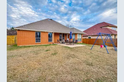 2939 Alyson Way, Grand Prairie, TX 75052 - Photo 19