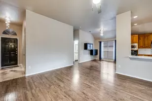 2939 Alyson Way, Grand Prairie, TX 75052 - Photo 5