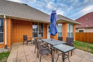 2939 Alyson Way, Grand Prairie, TX 75052 - Photo 7