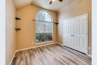 2939 Alyson Way, Grand Prairie, TX 75052 - Photo 17