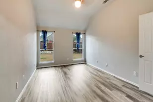 2939 Alyson Way, Grand Prairie, TX 75052 - Photo 9