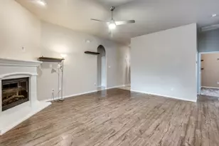 2939 Alyson Way, Grand Prairie, TX 75052 - Photo 3