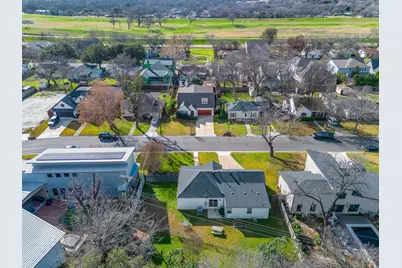 824 Springbrook Drive, Fort Worth, TX 76107 - Photo 7