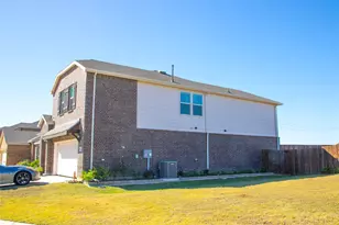 9149 Redshire Ln, Fort Worth, TX 76131 - Photo 3