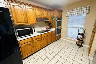 1925 N Collegiate Dr, Paris, TX 75462 - Photo 13