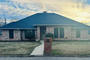 1925 N Collegiate Dr, Paris, TX 75462 - Photo 1