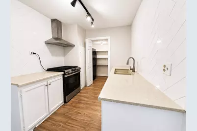 709 S Munger Boulevard, Dallas, TX 75223 - Photo 1