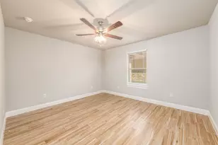 727 Rolling Terrace Cir, Granbury, TX 76049 - Photo 13