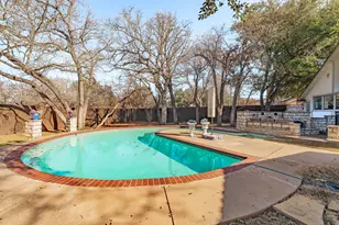 107 Sandra Palmer St, Stephenville, TX 76401 - Photo 33