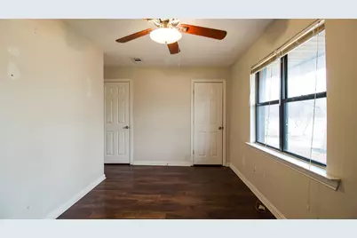 806 E Vista Drive, Garland, TX 75041 - Photo 11