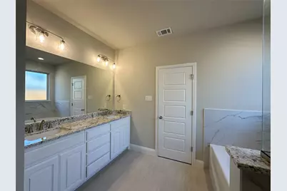 2001 Belle Lagos Lane, Cleburne, TX 76033 - Photo 27