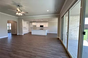 2001 Belle Lagos Ln, Cleburne, TX 76033 - Photo 11