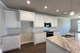 2001 Belle Lagos Ln, Cleburne, TX 76033 - Photo 9