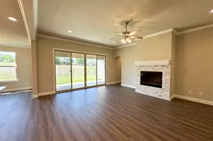 2001 Belle Lagos Ln, Cleburne, TX 76033 - Photo 7