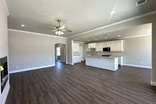 2001 Belle Lagos Ln, Cleburne, TX 76033 - Photo 11