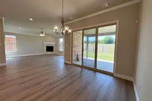 2003 Belle Lagos Ln, Cleburne, TX 76033 - Photo 7