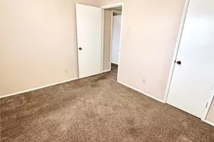 1613 Squire Ct, Grand Prairie, TX 75051 - Photo 13