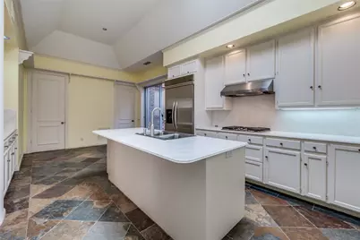 34 Stonecourt Circle, Dallas, TX 75225 - Photo 5