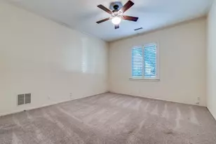 34 Stonecourt Cir, Dallas, TX 75225 - Photo 11