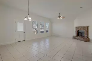 729 Red Elm Ln, Fort Worth, TX 76131 - Photo 17