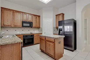 729 Red Elm Ln, Fort Worth, TX 76131 - Photo 11