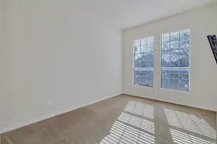 729 Red Elm Ln, Fort Worth, TX 76131 - Photo 5