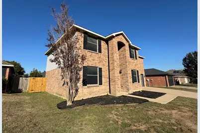 2024 Brazos Court, Grand Prairie, TX 75052 - Photo 3
