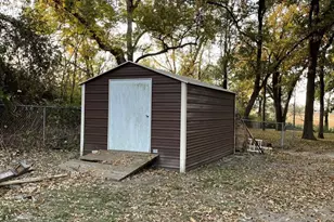 6243 Crest Ln, Oak Grove, TX 75142 - Photo 17