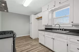 1011 Maxfield St, Bellmead, TX 76705 - Photo 5